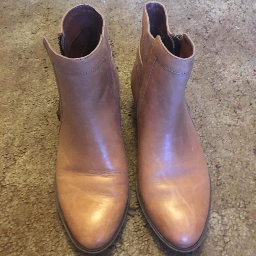 Ralph Lauren booties size 6